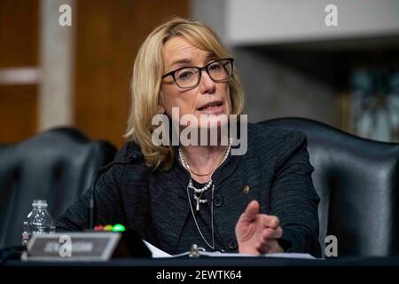 Washington, DC, Stati Uniti. 03 marzo 2021. Senatore degli Stati Uniti Maggie Hassan (democratico del New Hampshire) il Senato della Patria sicurezza e gli affari/regole governativi e l'amministrazione audizione per esaminare l'attacco del 6 gennaio 2021 al Campidoglio degli Stati Uniti su Capitol Hill a Washington, DC, USA, 03 marzo 2021.Credit: Shawn Thew/Pool via CNP | Use Worldwide Credit: notizie dal vivo su dpa/Alamy Foto Stock