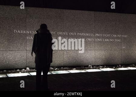 L'oscurità non può scovare le tenebre, solo la luce può fare questo 'leader dei diritti civili: Martin Luther King, Jr. Memorial, Washington DC, Stati Uniti d'Ame Foto Stock