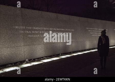 L'oscurità non può scovare le tenebre, solo la luce può fare questo 'leader dei diritti civili: Martin Luther King, Jr. Memorial, Washington DC, Stati Uniti d'Ame Foto Stock