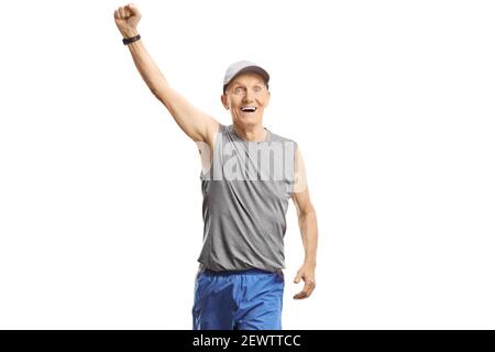 Uomo anziano in abbigliamento sportivo gesturing felicità isolato su sfondo bianco Foto Stock