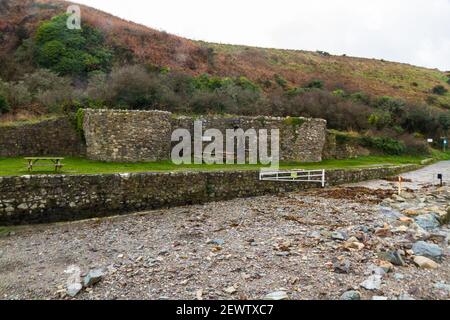 Lime Kiln dal fiume Alun sopra il porto di Portclais nel Galles del Sud-Ovest. Pembrokeshire, Regno Unito Foto Stock