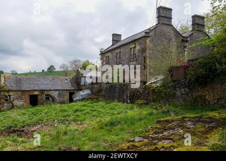 Vecchi edifici di fattoria derelict a Narrowdale, Staffordshire, Inghilterra, Regno Unito Foto Stock