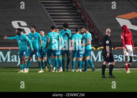 Bristol, Regno Unito. 03 marzo 2021. I giocatori di Bournemouth festeggiano dopo che Cameron carter-Vickers di Bournemouth segna il 2° goal delle squadre. EFL Skybet Championship, Bristol City contro AFC Bournemouth all'Ashton Gate Stadium di Bristol, Avon mercoledì 3 marzo 2021. Questa immagine può essere utilizzata solo per scopi editoriali. Solo per uso editoriale, è richiesta una licenza per uso commerciale. Nessun utilizzo nelle scommesse, nei giochi o nelle pubblicazioni di un singolo club/campionato/giocatore. pic by Lewis Mitchell/Andrew Orchard sports photography/Alamy Live news Credit: Andrew Orchard sports photography/Alamy Live News Foto Stock