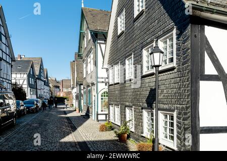 Centro storico di Freudenberg con belle case a graticcio in Siegerland, Germania Foto Stock