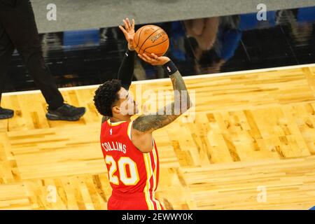 Orlando, Stati Uniti. 03 marzo 2021. Orlando, Florida, USA, 3 marzo 2021, Atlanta Hawks John Collins n° 20 spara tre puntini contro la magia di Orlando all'Amway Center (Photo Credit: Marty Jean-Louis/Alamy Live News Foto Stock