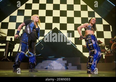 27 luglio 2019 - Raleigh, North Carolina; USA - (L-R) TIONNE 'T-BOZ' WATKINS e ROZONDA 'CHILI' THOMAS del gruppo TLC si esibiscono dal vivo mentre il loro tour del 2019 fa una sosta al Coastal Credit Union Music Park a Walnut Creek situato a Raleigh Copyright 2019 Jason Moore. (Immagine di credito: © Jason Moore/ZUMA Wire) Foto Stock