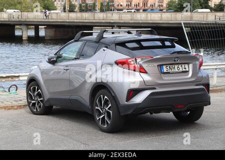 STOCCOLMA, SVEZIA - 23 AGOSTO 2018: Toyota C-HR Hybrid Compact CAR parcheggiata a Stoccolma, Svezia. Ci sono 4.8 milioni di autovetture immatricolate in SW Foto Stock