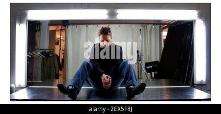 RANKIN il fotografo negli uffici di Dazed e confuso In London.pic David Sandison 5/4/2004 Foto Stock