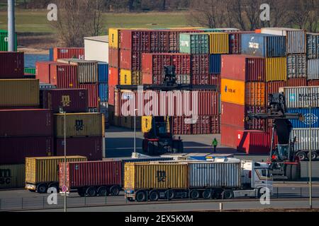 Container Terminal, Gateway West Terminal, Logport 2, a Duisburg, sul fiume Reno, NRW, Germania, Foto Stock