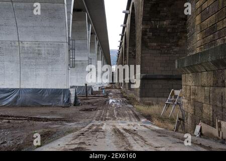 Vecchio e nuovo ponte Foto Stock