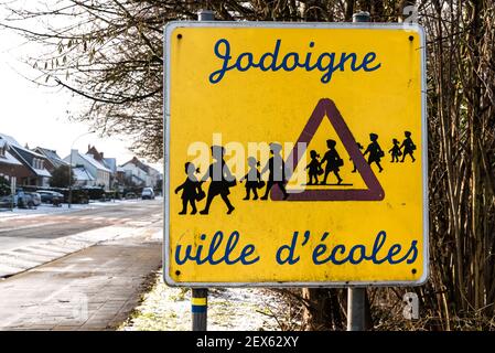 Jodoigne, Vallonia - Belgio - 01 23 2021: Segno della città di Jodoigne, città con molte scuole Foto Stock