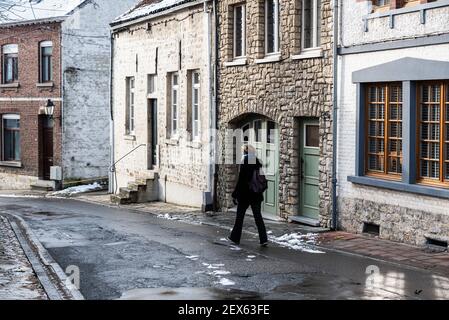 Jodoigne, Vallonia - Belgio - 01 23 2021: Strada tradizionale nel centro storico Foto Stock