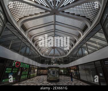 Praga, Repubblica Ceca -12 14 2020: Il design in stile art nouveau del Palazzo Koruna in Piazza Wenseslas Foto Stock