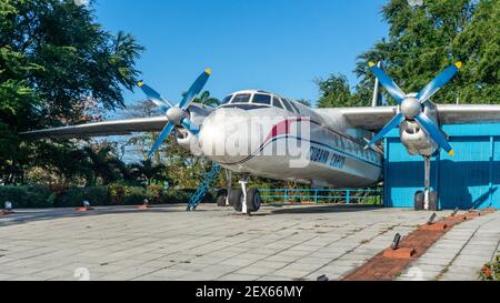 Cubana aerei cargo decorazione aeroplani, distretto Sandino, Santa Clara, Cuba Foto Stock