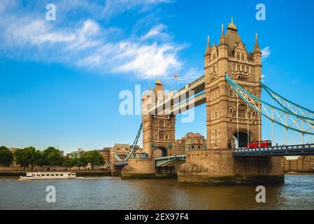 Tower Bridge sul fiume tamigi a Londra, inghilterra, Regno Unito Foto Stock