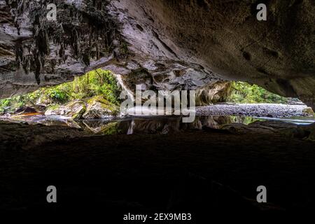 Il Moria Gate Arch si trova a Karamea, Nuova Zelanda Foto Stock