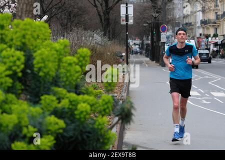 Laurent Thillaye du Boullay termina la sua sfida di maratona di correre intorno alla mappa della Francia utilizzando il GPS Drawing a Parigi, Francia, il 04 marzo 2021. Foto di Aurore Marechal/ABACAPRESS.COM Foto Stock