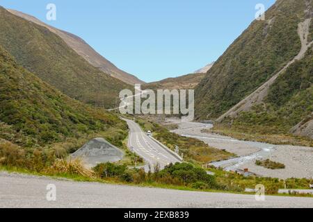 Scenario intorno al Passo Arthurs nelle Alpi meridionali di New Zelanda Foto Stock