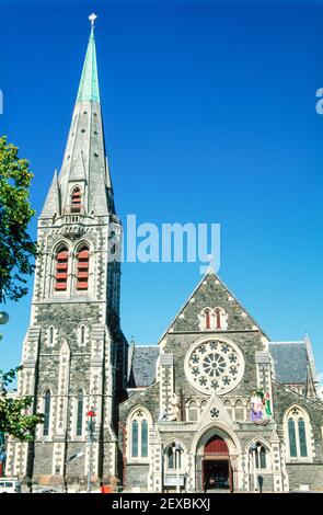 1999 Christchurch South Island Nuova Zelanda - Christchurch Cathedral Christchurch South Island Nuova Zelanda per lo più demolita dopo il terremoto nel febbraio 2011. La Cattedrale di Christchurch, chiamata anche Cattedrale della Chiesa di Cristo e (raramente) Chiesa della Cattedrale di Cristo, è una cattedrale Anglicana sconsacrata nella città di Christchurch, Nuova Zelanda. È stata costruita tra il 1864 e il 1904 nel centro della città, circondata da Piazza della Cattedrale Foto Stock