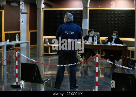 L'illustrazione mostra la sessione di costituzione della giuria al processo di assises di Marjorie Leclercq, davanti alla Corte delle Assise della Provincia Hainaut a Mo Foto Stock