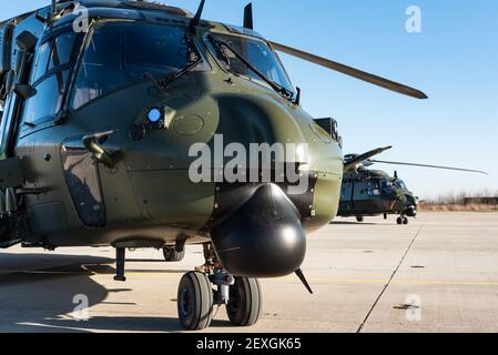 Un elicottero NHIndustries NH90 TTH dal 18° Squadrone dell'Aeronautica Belga. Foto Stock