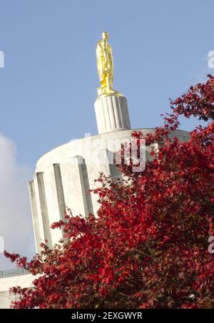 Alto edificio di capitale in Salem Oregon negli Stati Uniti Foto Stock