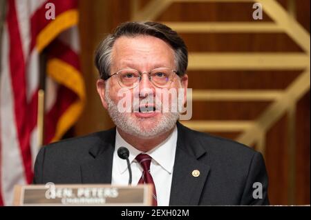 Il senatore degli Stati Uniti Gary Peters (D-MI) parla a un'audizione del Senato Homeland Security e della commissione per gli affari governativi. Foto Stock