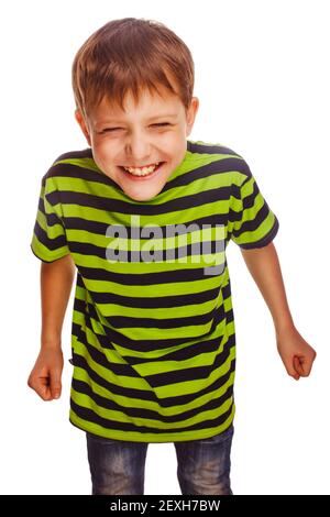 Ragazzo adolescente in T-shirt verde divertimento spensierato risate isolato o Foto Stock