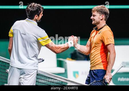 ROTTERDAM, PAESI BASSI - 4 MARZO: Jeremy Chardy della Francia e David Goffin del Belgio dopo la fine della partita nel 48° torneo mondiale di tennis ABN AMRO Foto Stock