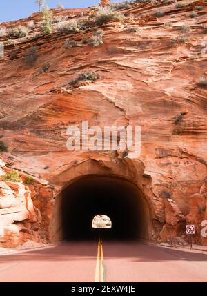 Stone Highway Tunnel Red Roadway Zion Park Highway Foto Stock