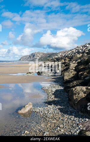 Penmaenmawr spiaggia sulla costa settentrionale del Galles REGNO UNITO Foto Stock