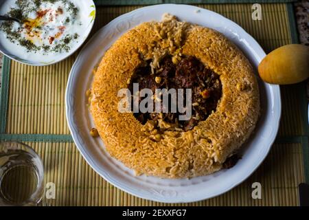 Pilaf fatto con carne e pulcino sono molto gustoso e nutriente cibo turco e può essere fatto in molti modi. Foto Stock