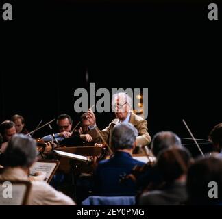 Karl Böhm, Österreichischer Dirigent und die Wiener Symphoniker, 1980. Karl Boehm, direttore e orchestra austriaca Wiener Symphoniker, 1980. Foto Stock