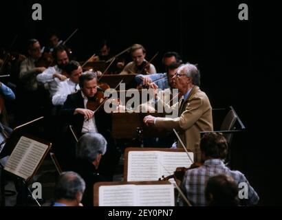 Karl Böhm, Österreichischer Dirigent und die Wiener Symphoniker, 1980. Karl Boehm, direttore e orchestra austriaca Wiener Symphoniker, 1980. Foto Stock