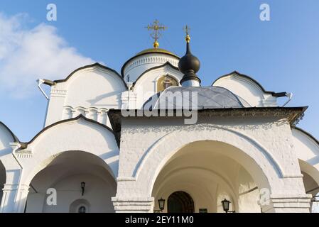 Cattedrale di San Pokrovsky monastero fu costruito il XVI secolo a Suzdal'. Anello d'oro di viaggio Russia Foto Stock