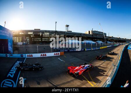 Partenza 13 da COSTA Antonio Felix (por), Spark-DS Automobiles DS e-TENSE FE20, DS Techeetah, azione 23 BUEMI Sebastien (che), Spark-Nissan Nissan IM02, Nissan e-dams, azione 94 LYNN Alex (gbr), Spark-Mahindra Mahindra Action M6park, MAHINDRA Racing, Mercedes-NK-17, Mercedes-VLD, Mercedes-NYDRA Racing, Mercedes-NK-01, Mercedes-NYQ- Azione in occasione del 2020 Berlino e-Prix i, 7° appuntamento del campionato di Formula e 2019-20, sul circuito Tempelhof Airport Street dal 5 al 6 agosto, a Berlino, Germania - Photo Germain Hazard / DPPI Foto Stock