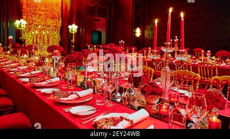 Tabella impostata per un matrimonio o un altro evento di cavare la cena. Foto Stock