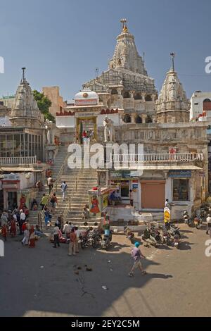 27 nov 2007-Jagdish Mandir esterno un grande ornately intagliato indù Tempio dedicato al Signore Vishnu posto nel mezzo di La città vecchia di Udaipur Rajashan Foto Stock