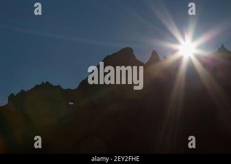 alba sopra Tschingelhoerner e Martinsloch nell'arena tettonica svizzera Sardona Foto Stock