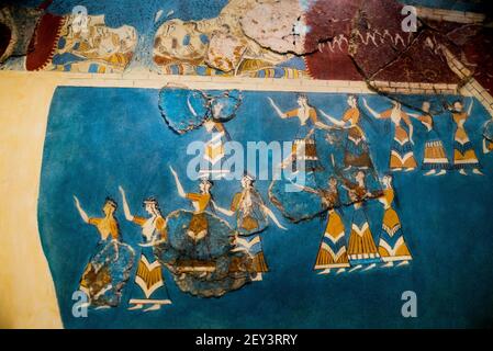 Affresco di danza delle donne minoiche presso il Museo Archeologico di Heraklion, Creta, Grecia. Foto Stock
