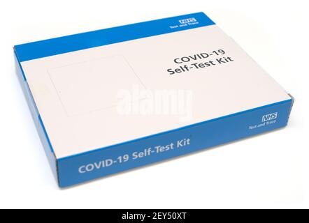 Scatola kit di autotest Covid-19 Foto Stock