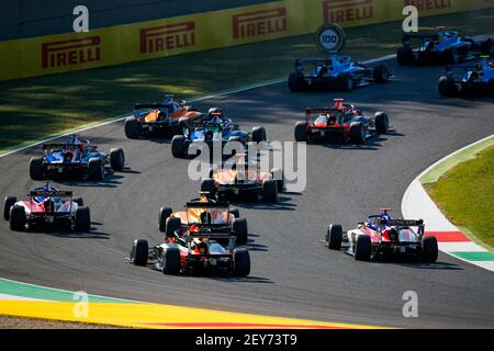 Inizio della gara durante il 9° round del Campionato FIA Formula 3 2020 dal 11 al 13 settembre 2020 sull'Autodromo Internazionale del Mugello, a Scarperia e San Piero, vicino Firenze, Italia - Foto Florent Gooden/DPPI Foto Stock