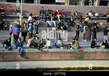 Milano, Italia. 05 marzo 2021. Milano, primo giorno della zona arancione rinforzata, sui Navigli e Darsena Editorial Usage Only Credit: Independent Photo Agency/Alamy Live News Foto Stock