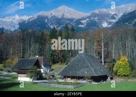 Europa; Svizzera; Alpi; Hofstetten dei Breinz; Ballenberg; Museo all'aperto; abitazioni ed edifici tradizionali. Foto Stock