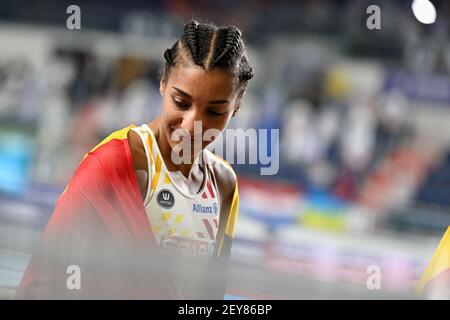 Il belga Nafissatou Nafi Thiam ha ritratto dopo la gara di 800 metri, l'ultima delle cinque donne pentathlon evento, al Campionato europeo di atletica Indoor Foto Stock