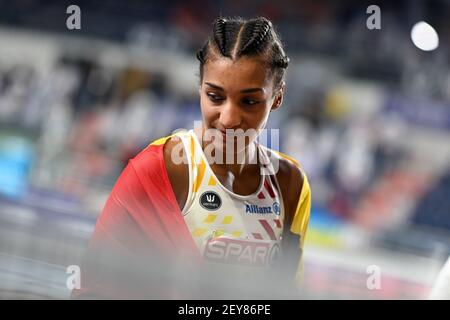 Il belga Nafissatou Nafi Thiam ha ritratto dopo la gara di 800 metri, l'ultima delle cinque donne pentathlon evento, al Campionato europeo di atletica Indoor Foto Stock