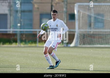 Madrid, Spagna. 27 Feb 2021. Bruno Iglesias (Real) Calcio : Spagnolo 'division de Honor Juvenil' Gruppo 5 sottogruppo A partita tra ad Union Adarve Juvenil A 0-4 Real Madrid CF Juvenil A al campo de Vereda de Ganapanes a Madrid, Spagna . Credit: Mutsu Kawamori/AFLO/Alamy Live News Foto Stock