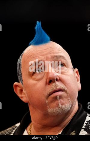 Peter Wright durante il primo giorno del torneo Ladbrokes UK Open 2021 alla Marshall Arena, Milton Keynes. Data immagine: Venerdì 5 marzo 2021. Foto Stock