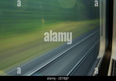 Vista dalla finestra da un treno Foto Stock