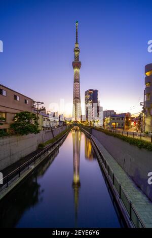 13 giugno 2019: Tokyo Skytree, una torre di trasmissione e osservazione a Sumida, Tokyo, giappone. Divenne la struttura più alta del Giappone nel 2010, e ora Foto Stock